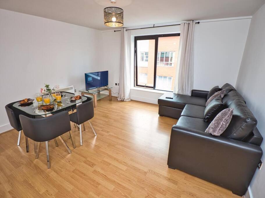 Lovely 1 Bedroom Apartment - Bham City Centre バーミンガム エクステリア 写真