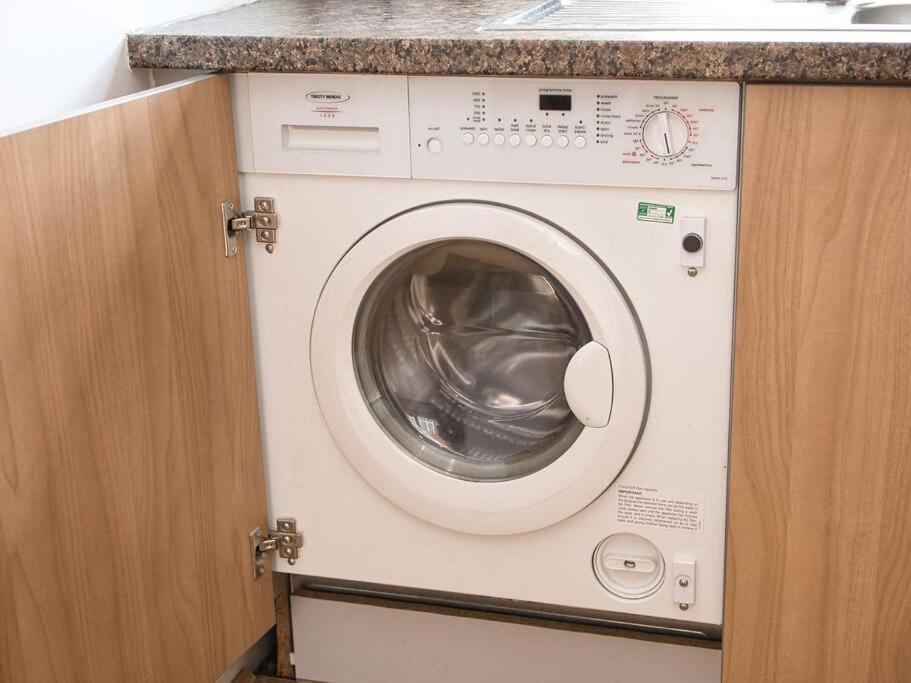 Lovely 1 Bedroom Apartment - Bham City Centre バーミンガム エクステリア 写真