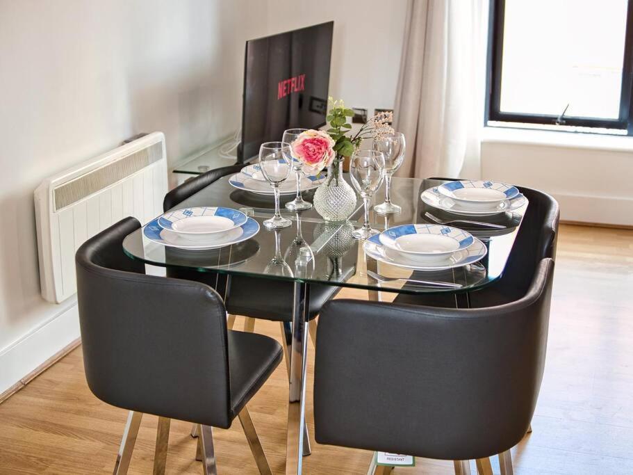 Lovely 1 Bedroom Apartment - Bham City Centre バーミンガム エクステリア 写真